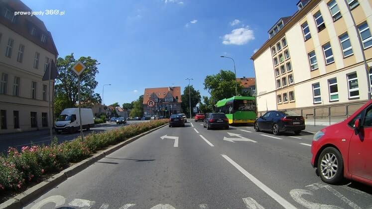 S-3 traffic light without a U-turn arrow